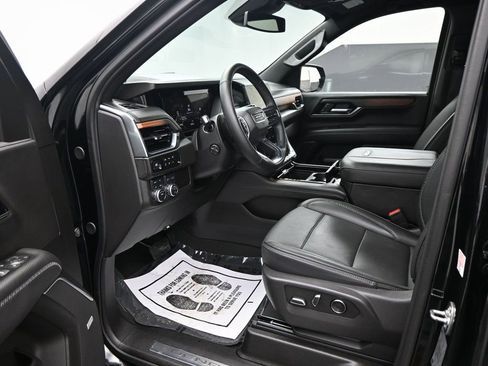 Used 2025 GMC Yukon Denali image 8