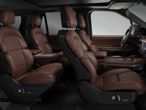 New 2026 Lincoln Navigator Reserve AWD/4WD image 34