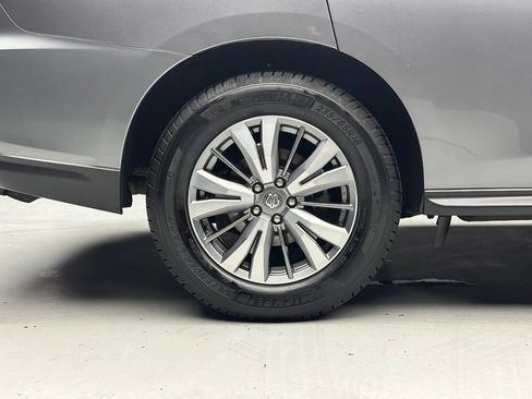 Used 2019 Nissan Pathfinder SL AWD/4WD image 45