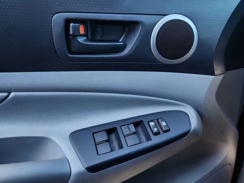 Used 2013 Toyota Tacoma 4x4 Double Cab image 10