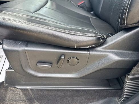 Used 2019 Ford F150 Lariat w/ Equipment Group 502A Luxury AWD/4WD image 18