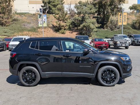 New 2026 Jeep Compass Latitude image 2