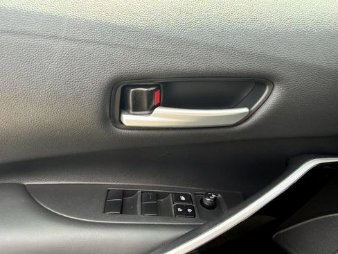 Used 2021 Toyota Corolla XSE FWD image 11