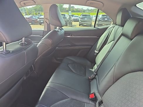 Used 2018 Toyota Camry XSE FWD image 19