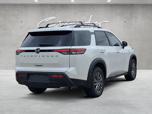 Certified 2025 Nissan Pathfinder SV FWD image 16