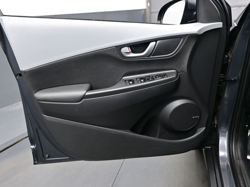 Certified 2021 Hyundai Kona Ultimate w/ Cargo Package image 9