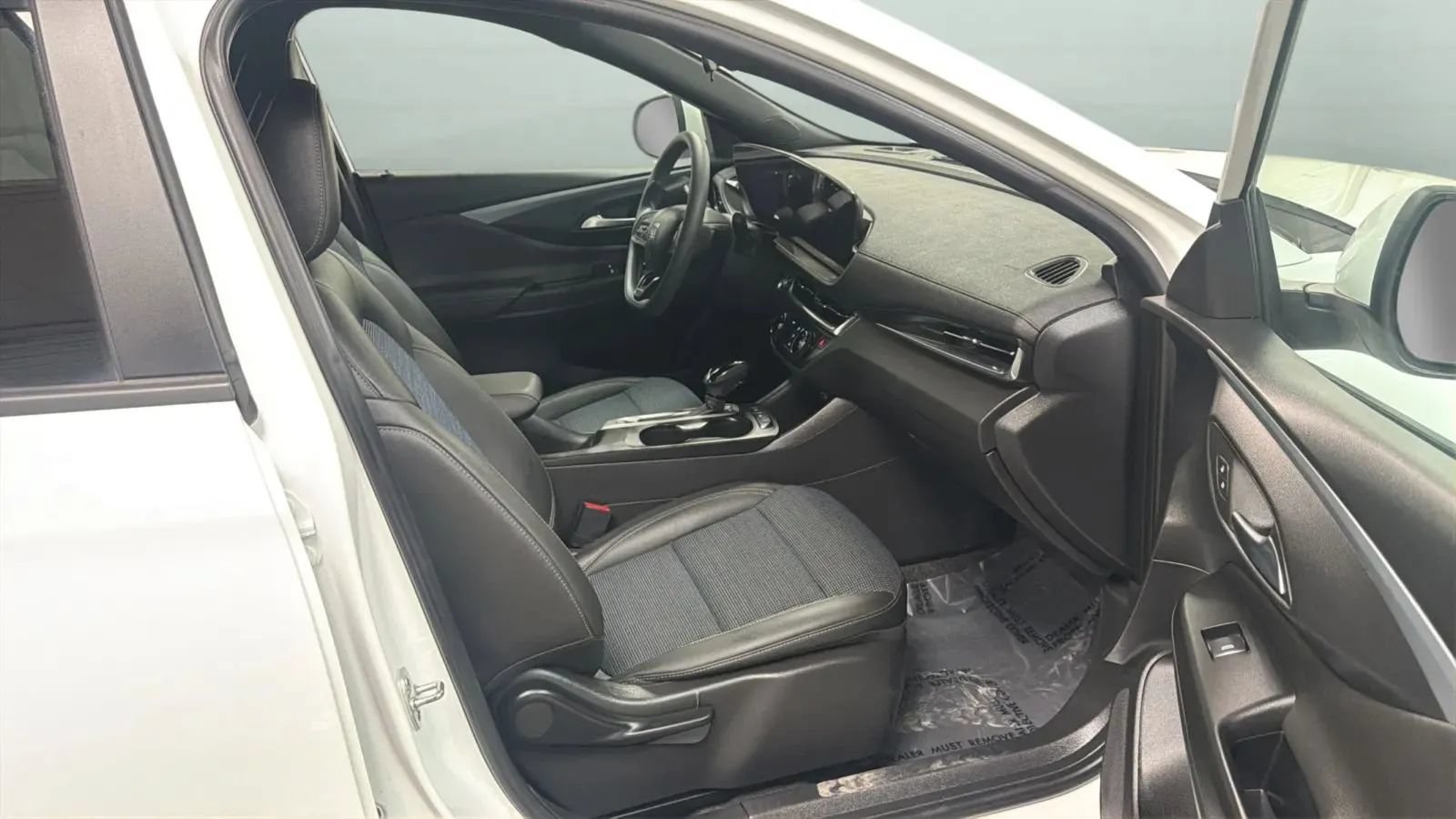 Used 2025 Buick Envista Preferred FWD image 22