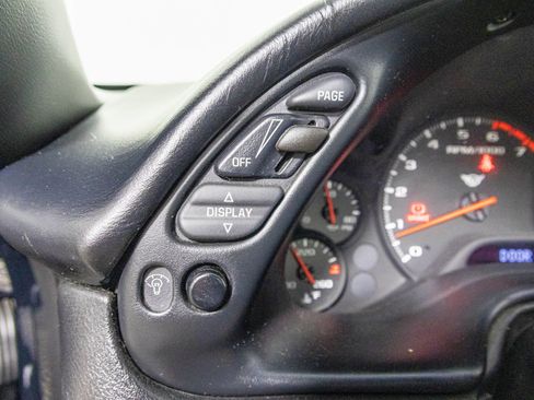 Used 2000 Chevrolet Corvette Convertible w/ Memory Pkg RWD image 27