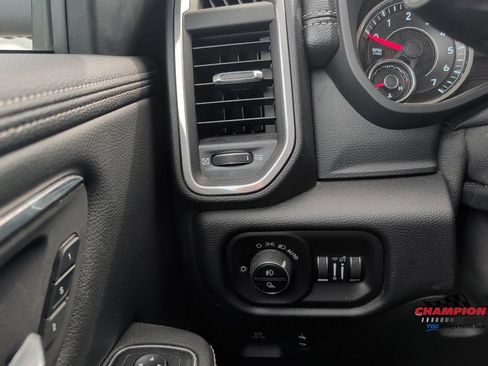 Used 2019 RAM 1500 Laramie AWD/4WD image 27