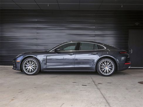 New 2026 Porsche Panamera image 2