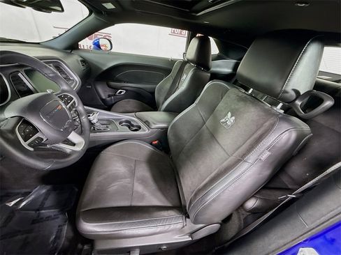 Used 2018 Dodge Challenger R/T Scat Pack w/ Leather Interior Group image 27