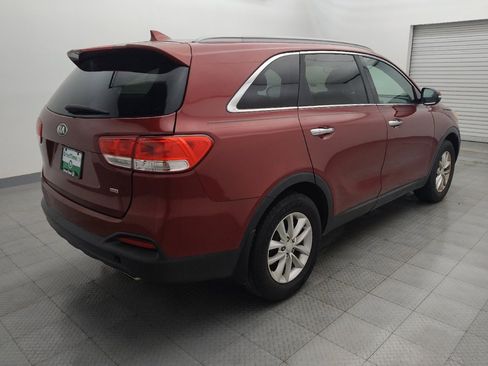 Used 2016 Kia Sorento LX image 9