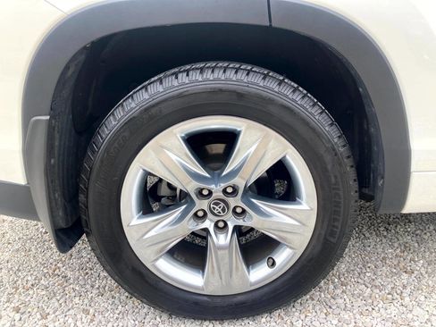 Used 2018 Toyota Highlander Limited w/ Carpet Mat Package (TMS) AWD/4WD image 27