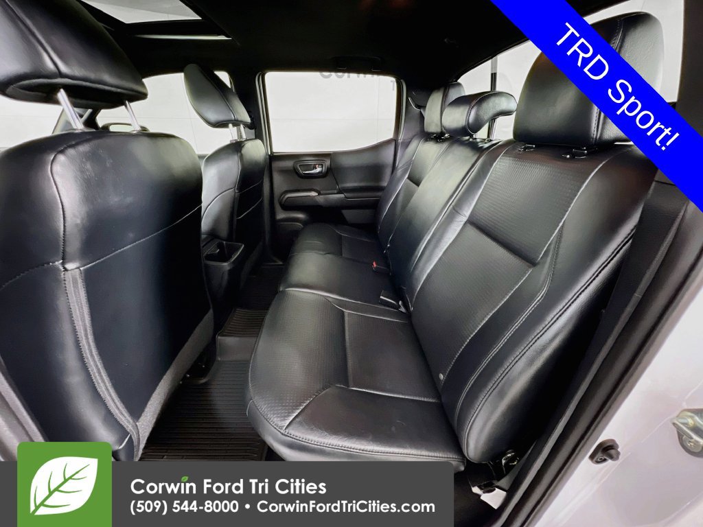 Used 2020 Toyota Tacoma TRD Sport w/ TRD Premium Sport Package AWD/4WD image 27