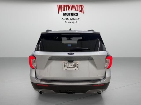 Used 2021 Ford Explorer XLT w/ Equipment Group 202A AWD/4WD image 3