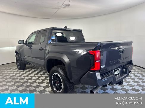 Used 2025 Toyota Tacoma TRD Off-Road AWD/4WD image 9
