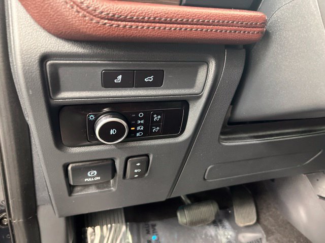 Used 2023 Ford Expedition Limited AWD/4WD image 17