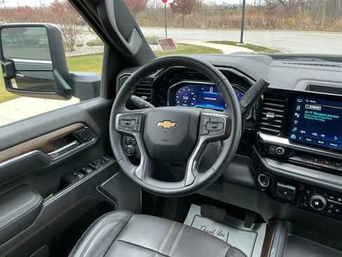 Used 2024 Chevrolet Silverado 2500 High Country w/ High Country Premium Package image 18