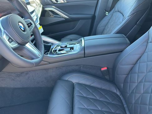 New 2026 BMW X6 xDrive40i w/ Climate Comfort Package image 10