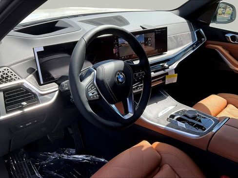 New 2026 BMW X5 xDrive40i AWD/4WD image 17