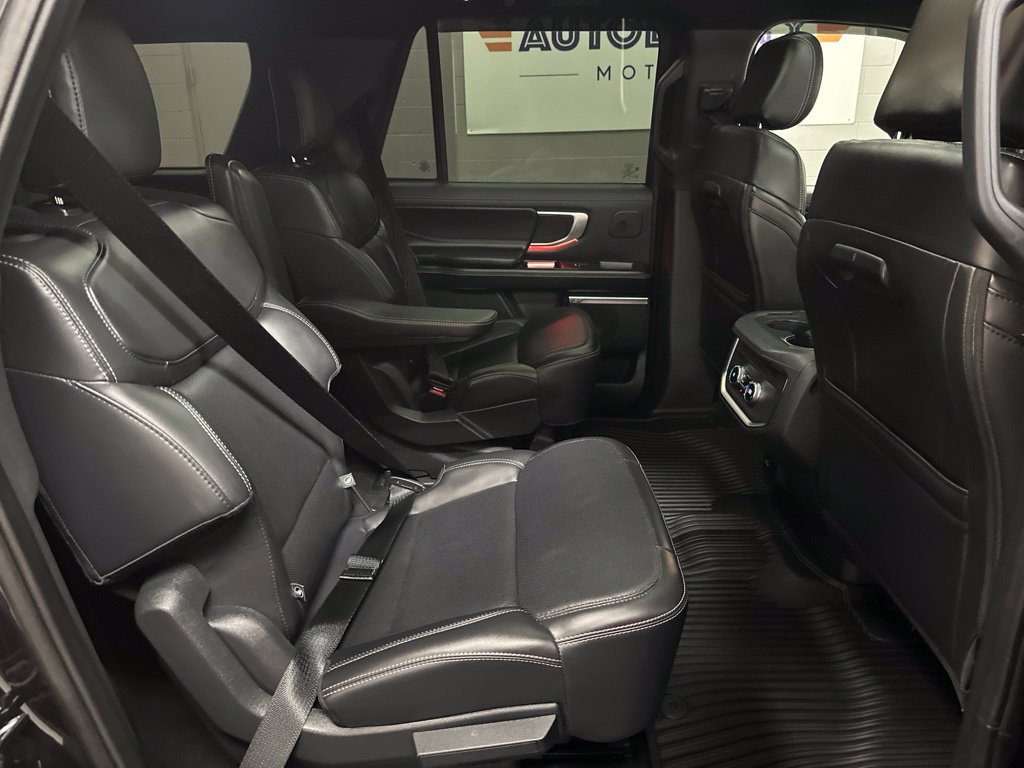 Used 2025 Ford Expedition Max Platinum w/ Stealth Performance Package AWD/4WD image 20