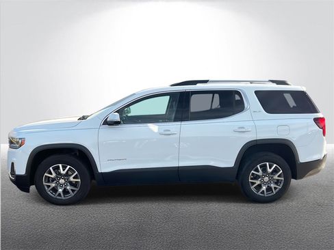 Certified 2023 GMC Acadia SLT w/ Technology Package image 3
