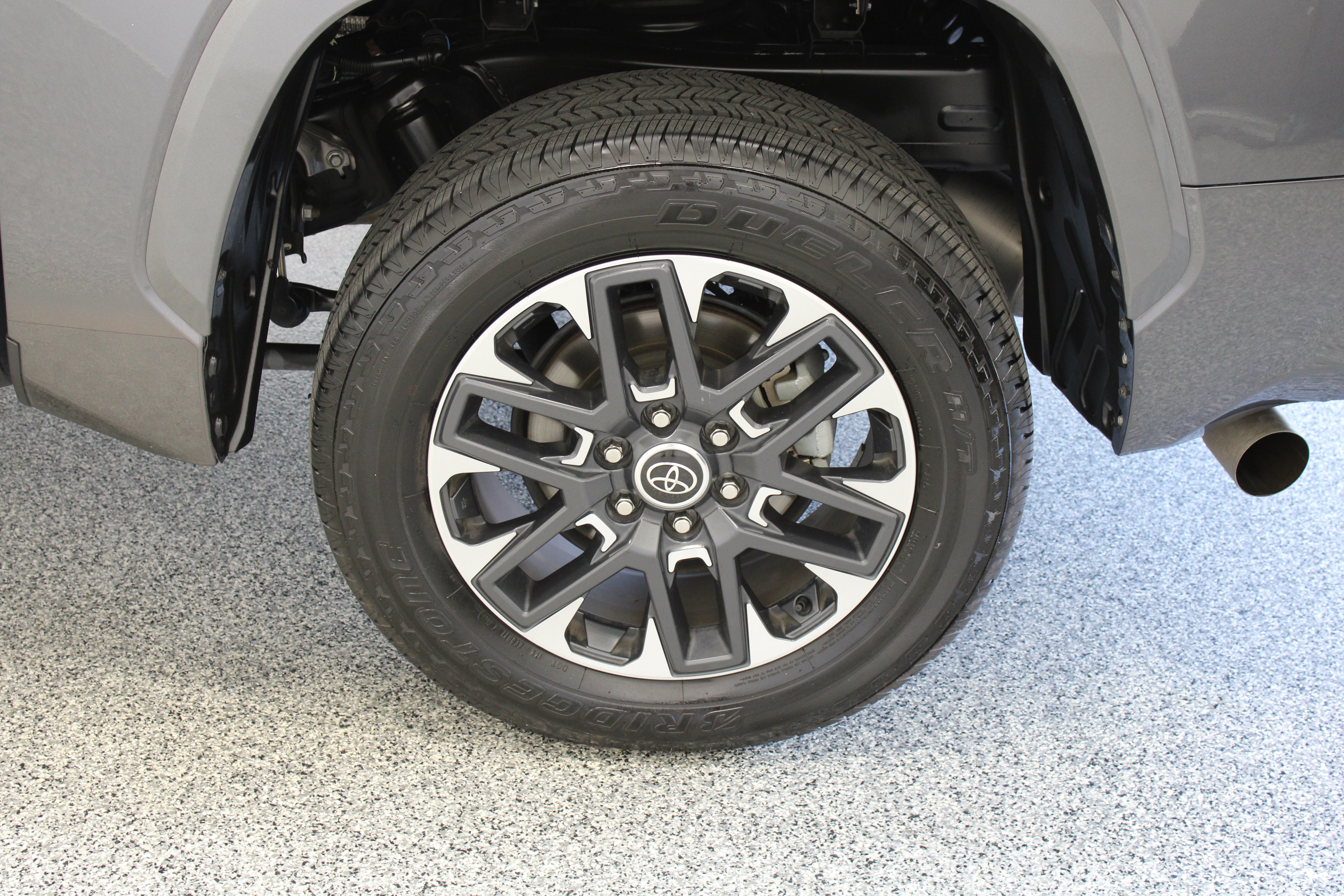Used 2023 Toyota Tundra Limited AWD/4WD image 12