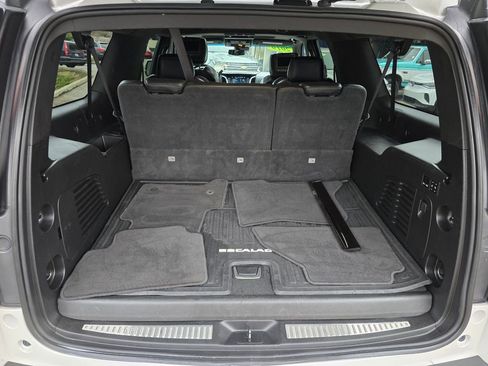 Used 2019 Cadillac Escalade ESV Platinum AWD/4WD image 14