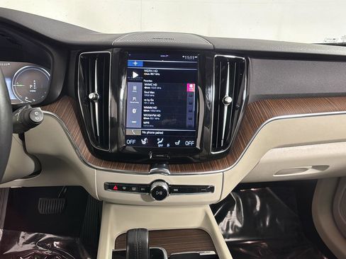 Used 2021 Volvo XC60 T8 Inscription Expression image 32