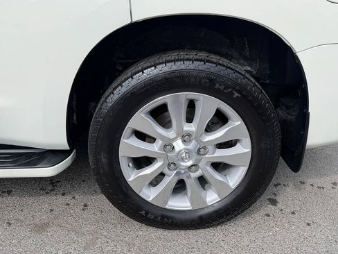 Used 2015 Toyota Sequoia Platinum AWD/4WD image 41