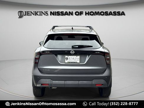Used 2026 Nissan Kicks SV w/ SV Premium Package FWD image 5