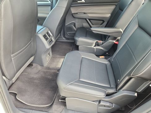 Used 2023 Volkswagen Atlas SE image 12