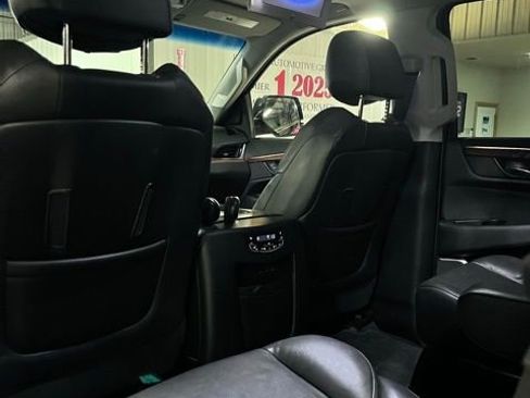 Used 2019 Cadillac Escalade Premium Luxury image 10