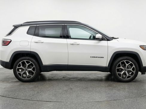 Used 2025 Jeep Compass Limited AWD/4WD image 11