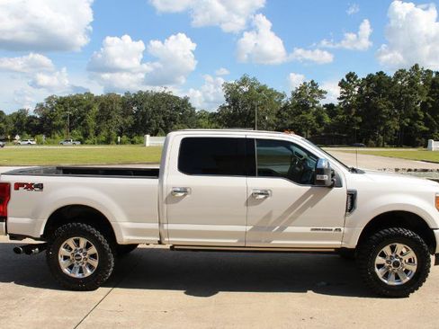Used 2018 Ford F250 Platinum w/ Platinum Ultimate Package AWD/4WD image 18