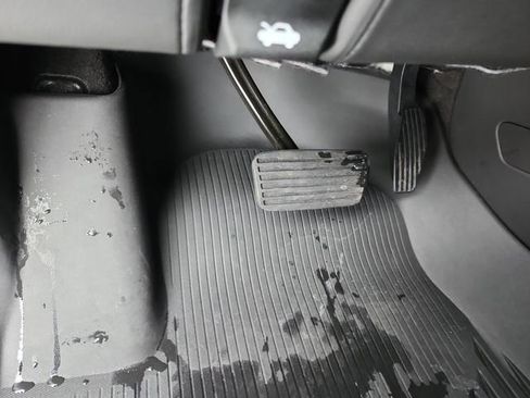 Used 2023 Cadillac Escalade ESV Sport w/ Touring Package image 34