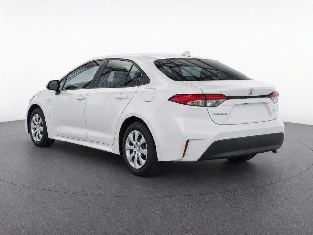 Used 2025 Toyota Corolla LE w/ Convenience Package FWD image 3