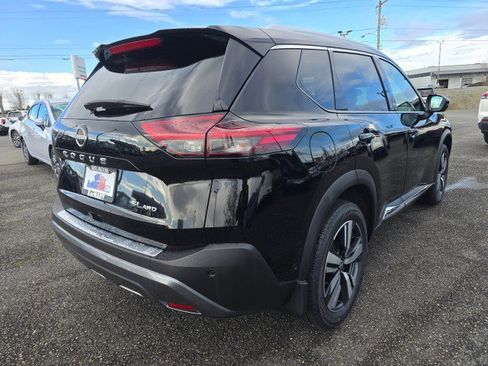 Used 2023 Nissan Rogue SL w/ SL Premium Package image 3