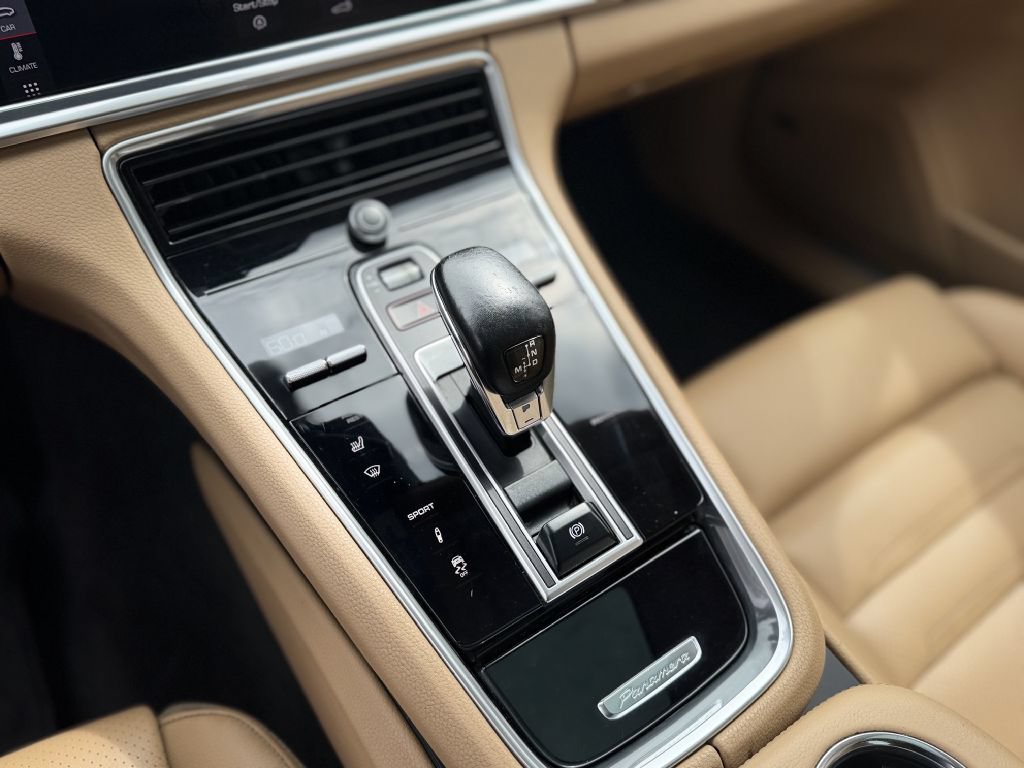 Used 2018 Porsche Panamera 4 AWD/4WD image 22