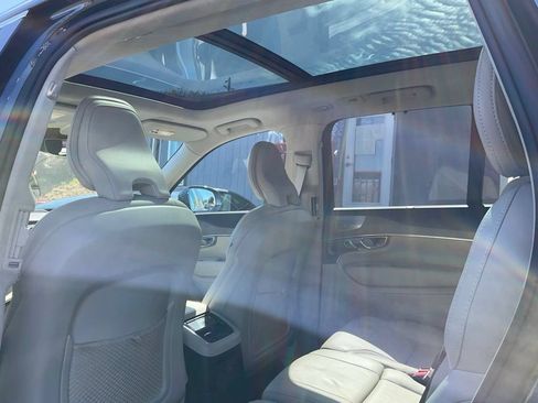 Used 2023 Volvo XC90 T8 Ultimate w/ Lounge Package AWD/4WD image 44