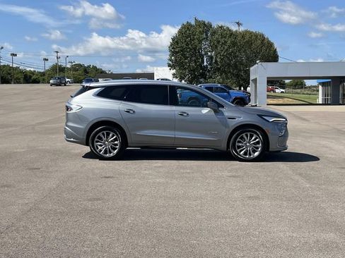 Certified 2023 Buick Enclave Avenir w/ Avenir Technology Package AWD/4WD image 3
