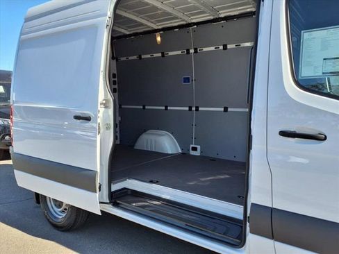 New 2026 Mercedes-Benz Sprinter 2500 image 24