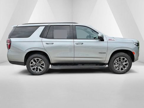 Used 2024 Chevrolet Tahoe Z71 w/ Luxury Package AWD/4WD image 8