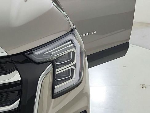Used 2026 GMC Terrain Elevation w/ Technology Package II FWD image 28