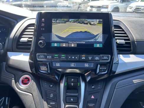 Used 2024 Honda Odyssey Sport image 19