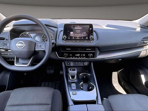 Certified 2026 Nissan Rogue SV FWD image 13