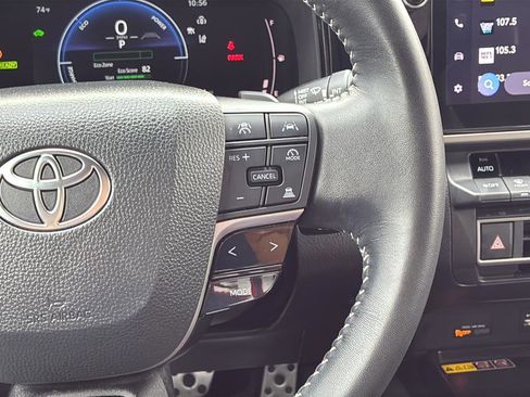 Used 2025 Toyota Camry SE w/ Multimedia Upgrade Package image 26