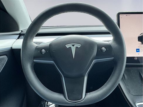 Used 2024 Tesla Model Y Long Range AWD/4WD image 11