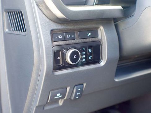 Used 2024 Ford F250 Lariat w/ Chrome Package AWD/4WD image 39