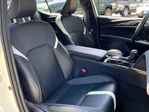 Used 2025 Toyota Camry SE image 26